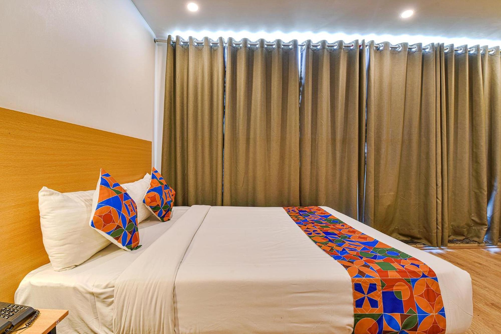 אחמדאבאד Fabhotel Ny Townhouse מראה חיצוני תמונה