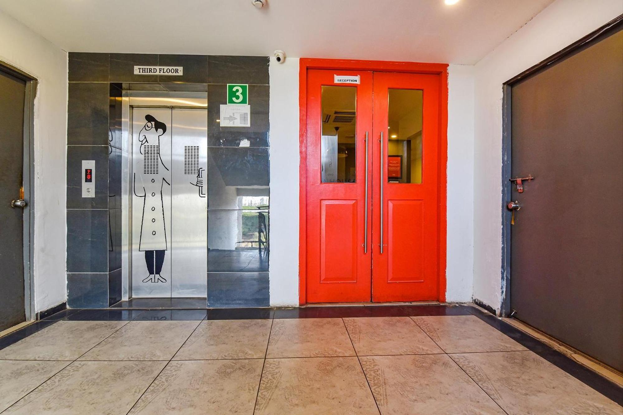 אחמדאבאד Fabhotel Ny Townhouse מראה חיצוני תמונה