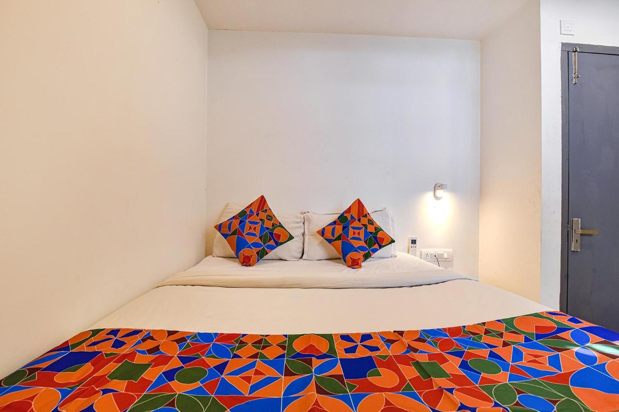 אחמדאבאד Fabhotel Ny Townhouse מראה חיצוני תמונה