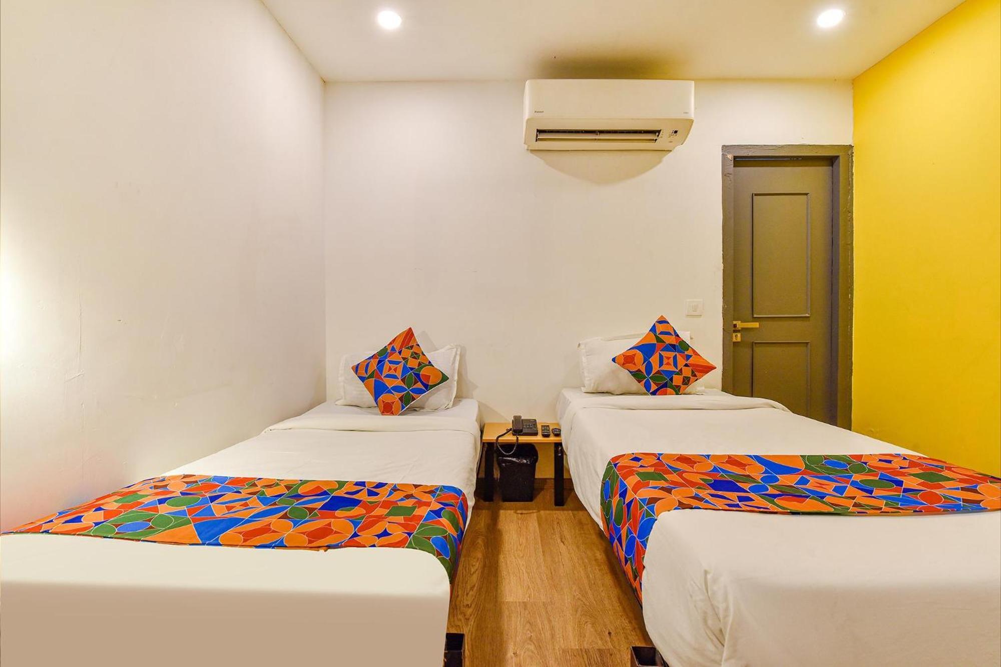 אחמדאבאד Fabhotel Ny Townhouse מראה חיצוני תמונה