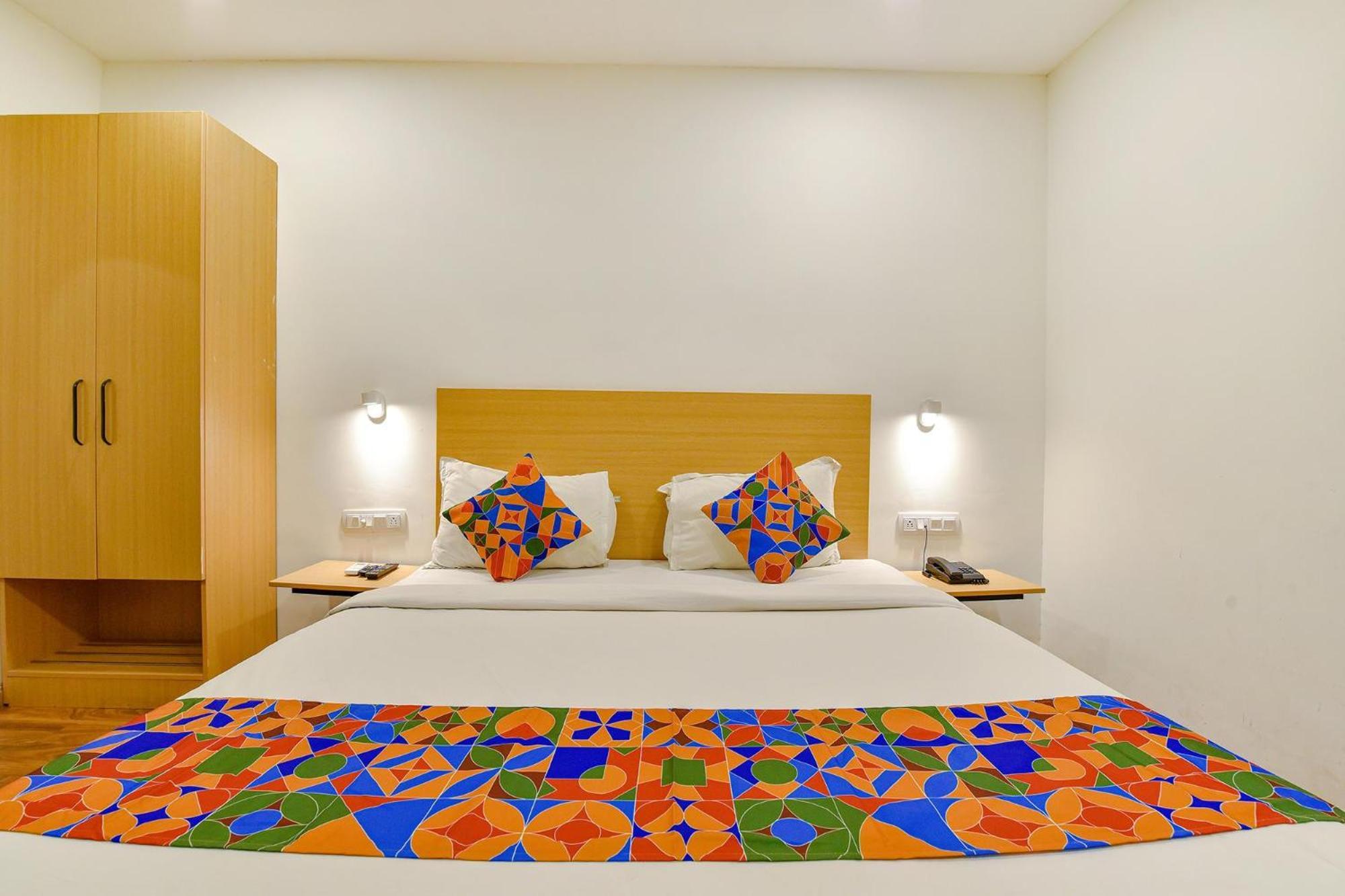אחמדאבאד Fabhotel Ny Townhouse מראה חיצוני תמונה