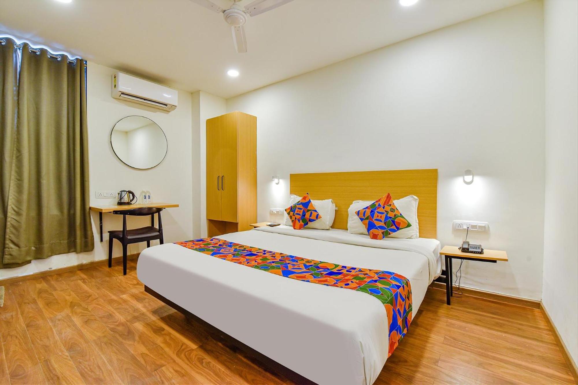 אחמדאבאד Fabhotel Ny Townhouse מראה חיצוני תמונה