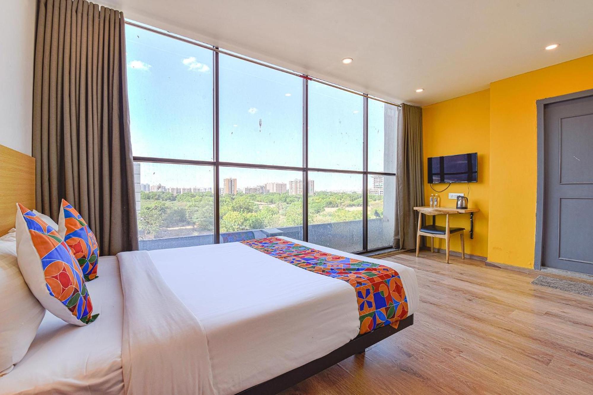 אחמדאבאד Fabhotel Ny Townhouse מראה חיצוני תמונה
